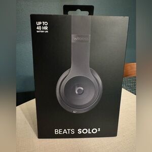 Beats Solo 3 headphones. Black.